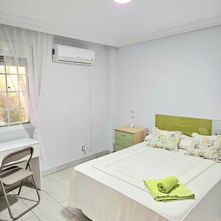 Hotel Habitacion Privada A 15 Min De La Playa/Piso à Huelva Extérieur photo